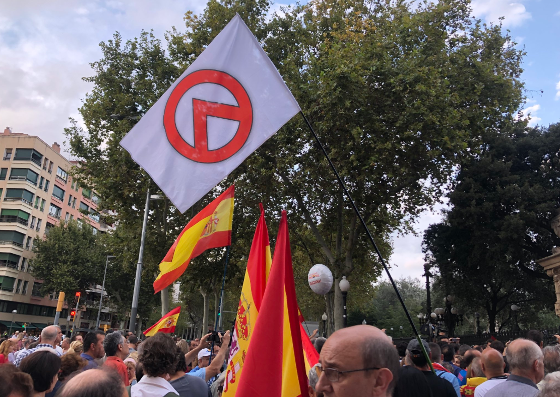 Tensions et violences, les unionistes radicalisent la "guerre" contre la Catalogne