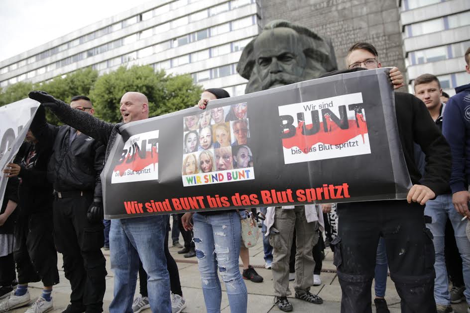 Karl-Marx-Statd (Chemnitz) en proie aux violences nazis Karl-Marx-Statd (Chemnitz) en proie aux violences nazis