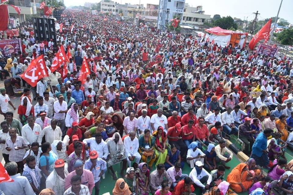 50.000 communistes manifestent dans l'Andhra Pradesh