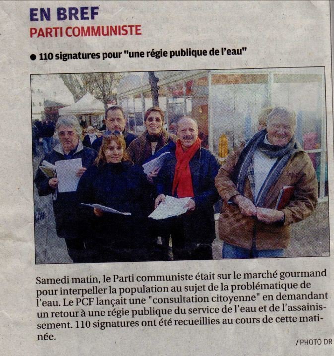 Istres : Action des communistes (PCF et MJCF) pour la municipalisation de l'eau