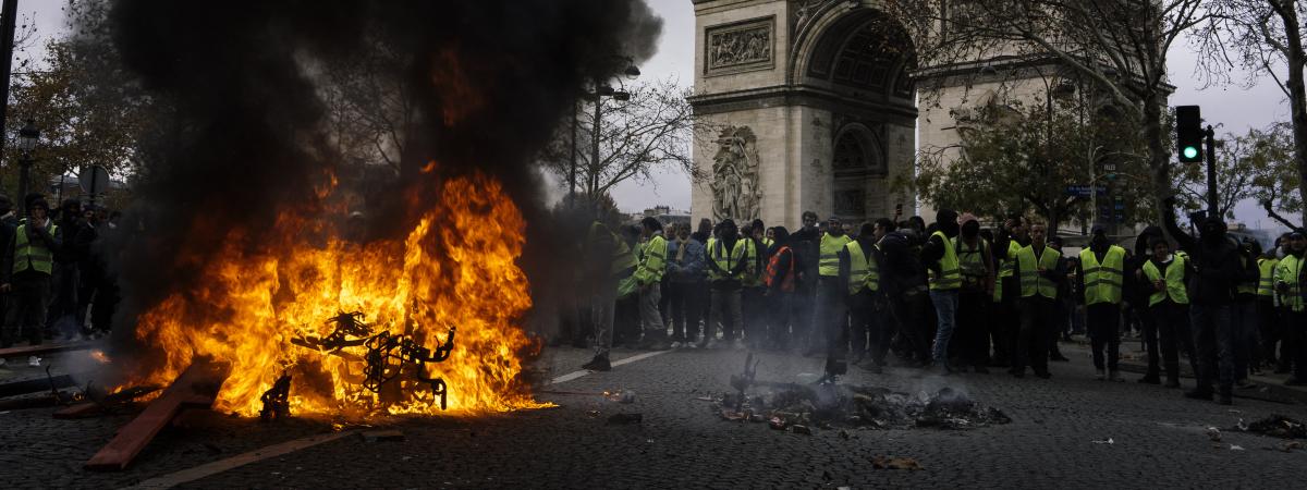 Tourisme, grande distribution : Quelles sont les conséquences économiques du mouvement des "gilets jaunes" ? Tourisme, grande distribution : Quelles sont les conséquences économiques du mouvement des "gilets jaunes" ?