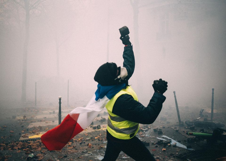 Cette colère des gilets jaunes est le résultat de vingt ans de politiques néolibérales Cette colère des gilets jaunes est le résultat de vingt ans de politiques néolibérales