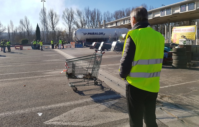 Gilets jaunes : le PCF de la Drôme dénonce l'incarcération d'une de ses militantes Gilets jaunes : le PCF de la Drôme dénonce l'incarcération d'une de ses militantes