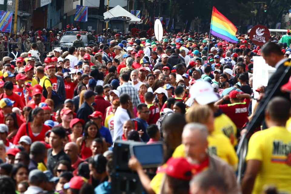 Venezuela : Une marée rouge a accompagné Nicolas Maduro pour son second mandat