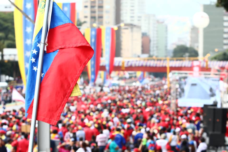 Venezuela : Une marée rouge a accompagné Nicolas Maduro pour son second mandat