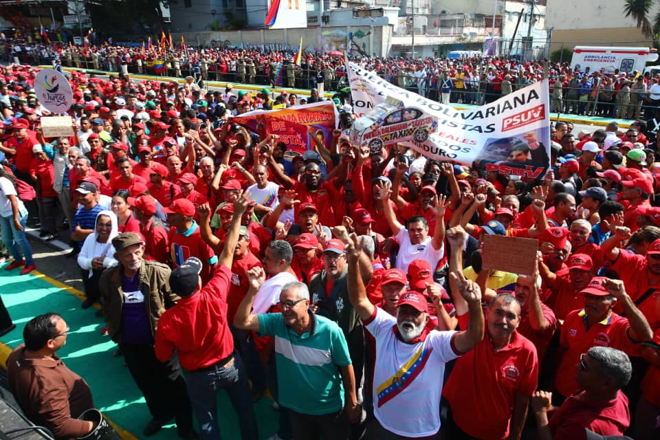 Venezuela : Une marée rouge a accompagné Nicolas Maduro pour son second mandat