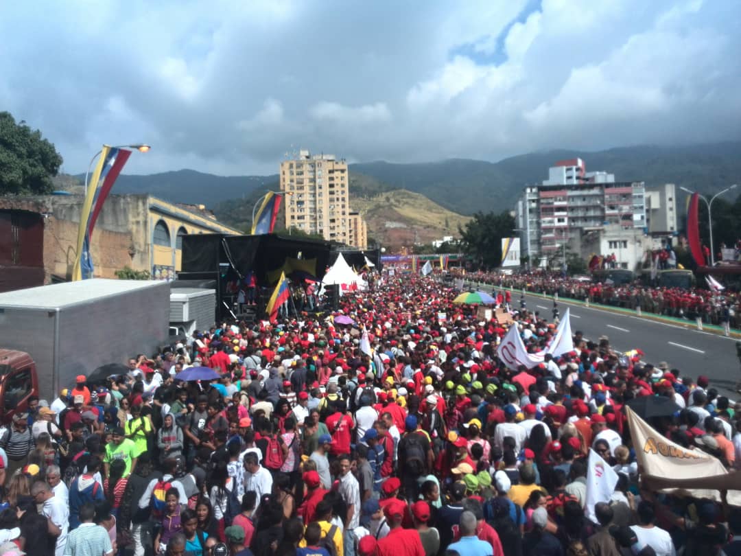 Venezuela : Une marée rouge a accompagné Nicolas Maduro pour son second mandat