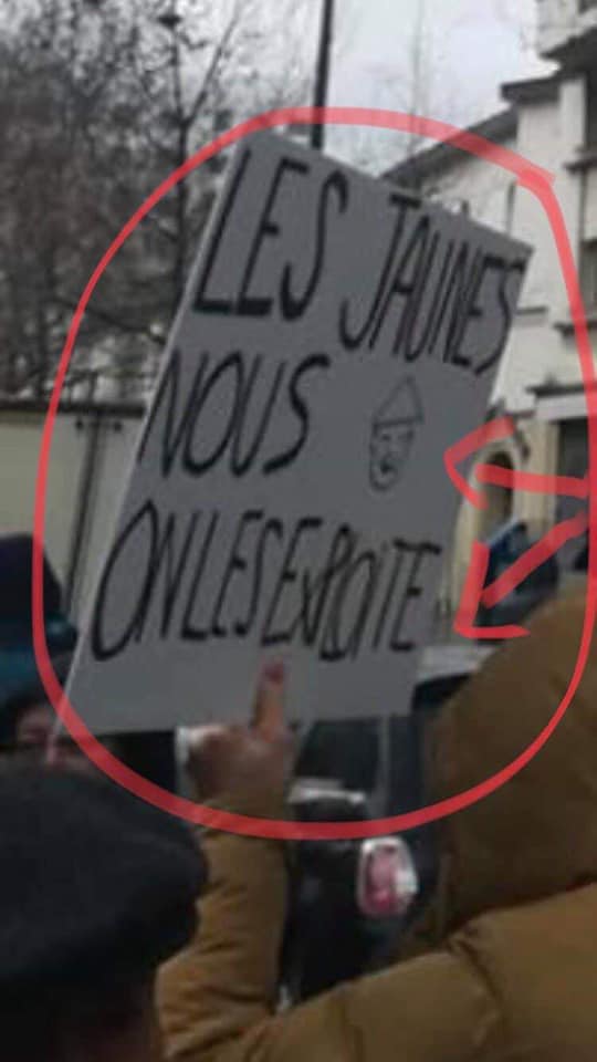 "Les jaunes, nous on les exploite" bienvenue dans la manifestation des "foulards rouges"