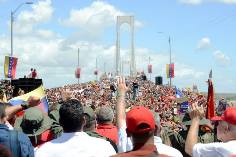Venezuela : Manifestation massive contre l'ingérence étrangère dans l'État de Bolivar