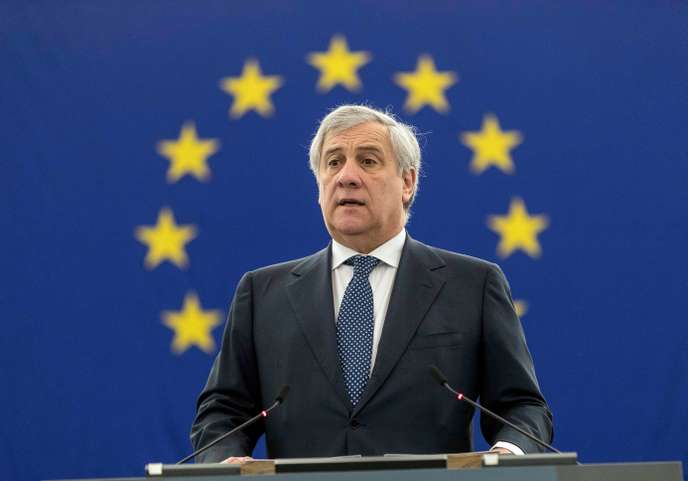 Le président du Parlement européen, Antonio Tajani, salue les aspects "positifs" du bilan de Benito Mussolini