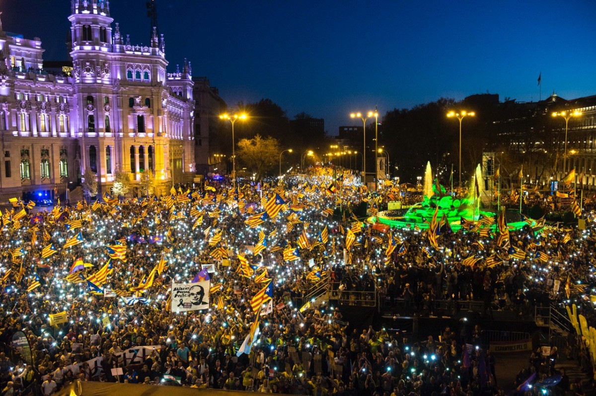L'indépendantisme catalan réunit 120.000 personnes à Madrid pour rejeter la farce judiciaire L'indépendantisme catalan réunit 120.000 personnes à Madrid pour rejeter la farce judiciaire