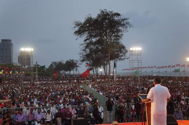 Marée rouge à Kozhikode (Kerala) pour soutenir les candidat.e.s du LDF
