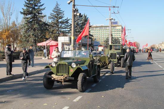 Ukraine: un monument à Staline pour le 94ème anniversaire de la Révolution d'Octobre Ukraine: un monument à Staline pour le 94ème anniversaire de la Révolution d'Octobre