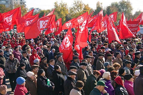 3000 manifestants à Tiraspol (République Moldave de Transnistrie) pour les 94 ans de la Révolution Socialiste d'Octobre