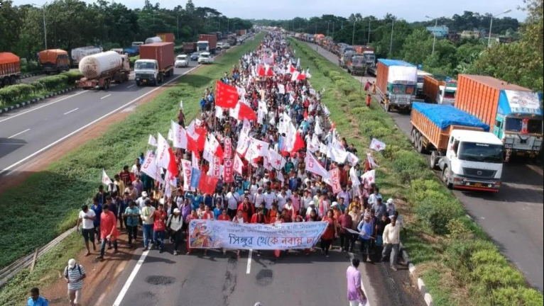 Bengale occidental (Inde): Des milliers de jeunes demandent du travail, la police répond avec des gaz lacrymogènes
