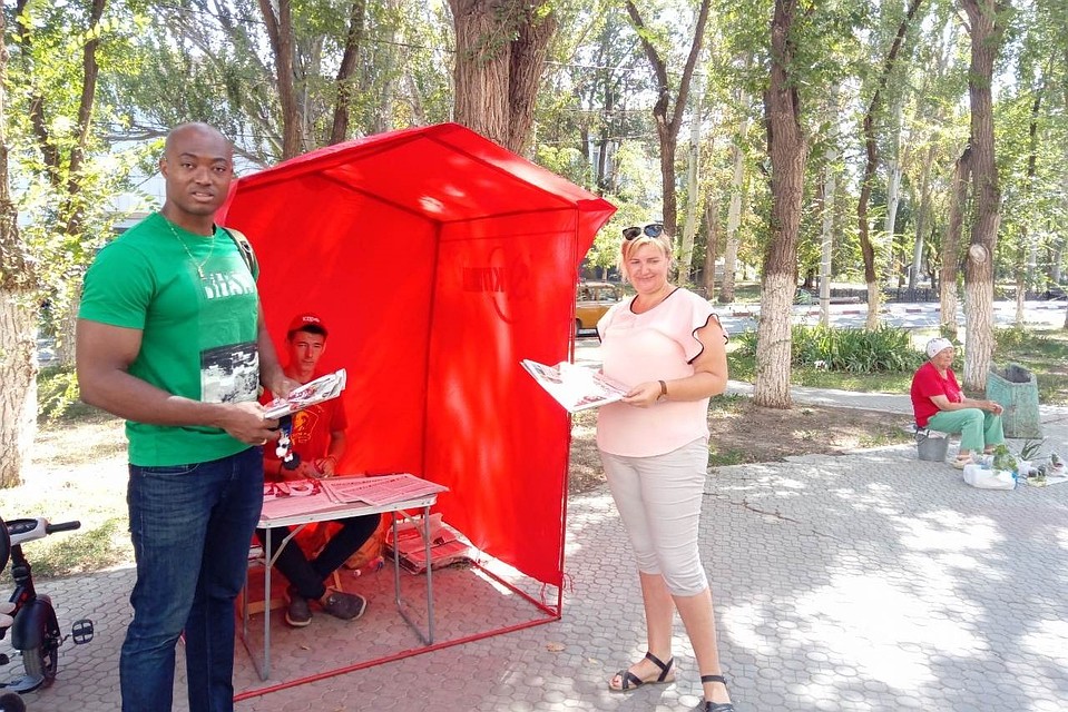 Hansa Douglas, ce natif du Nigéria devenu député du Parti communiste à Armyansk (Crimée)