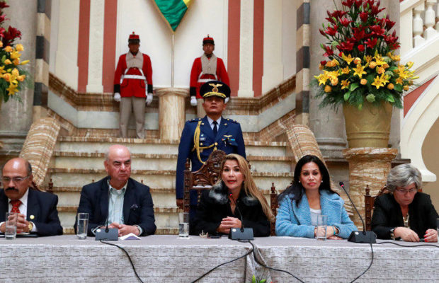 Les putschistes retirent la Bolivie de l'ALBA et rejettent 80% des ambassadeurs