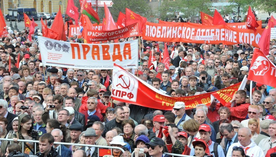 1er mai en Russie : Des dizaines de milliers de personnes aux côtés du Parti Communiste 1er mai en Russie : Des dizaines de milliers de personnes aux côtés du Parti Communiste