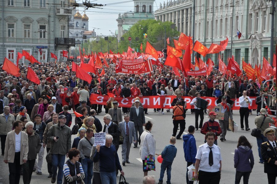 1er mai en Russie : Des dizaines de milliers de personnes aux côtés du Parti Communiste 1er mai en Russie : Des dizaines de milliers de personnes aux côtés du Parti Communiste