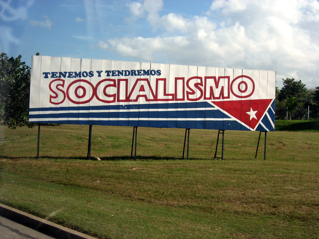 Le capitalisme fournit le superflu et le socialisme le nécessaire