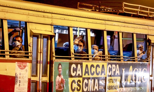 "Tueuse de coronavirus!" Comment la ministre de la santé du Kerala est devenue une rock star "Tueuse de coronavirus!" Comment la ministre de la santé du Kerala est devenue une rock star