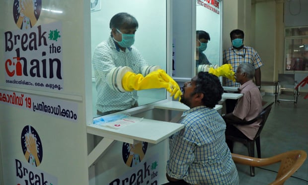 "Tueuse de coronavirus!" Comment la ministre de la santé du Kerala est devenue une rock star