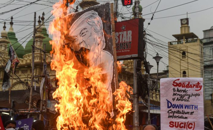Inde : Donald Trump incendié en soutien aux manifestations suite au meurtre de George Floyd