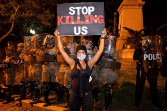 Les USA ont un "système pourri, avec plus de 4 siècles d'esclavage, d'exclusion, de racisme"