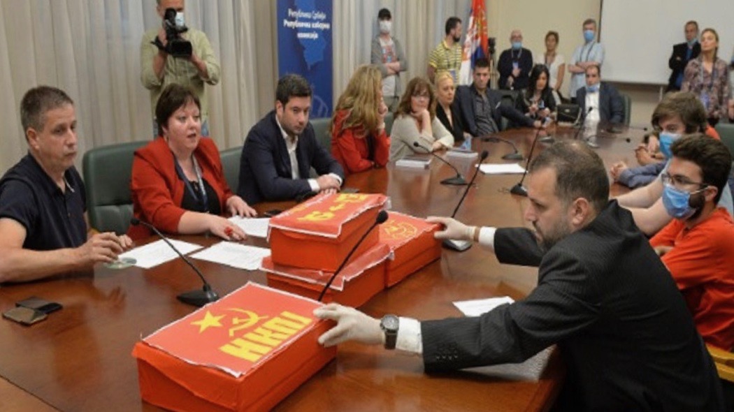 Les communistes interdit de participation aux élections législatives en Serbie