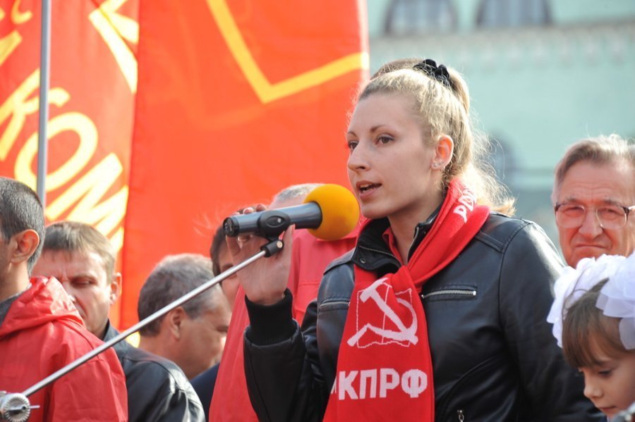 Protestations massives, organisées par les communistes, en Russie contre les "réformes" de Poutine Protestations massives, organisées par les communistes, en Russie contre les "réformes" de Poutine