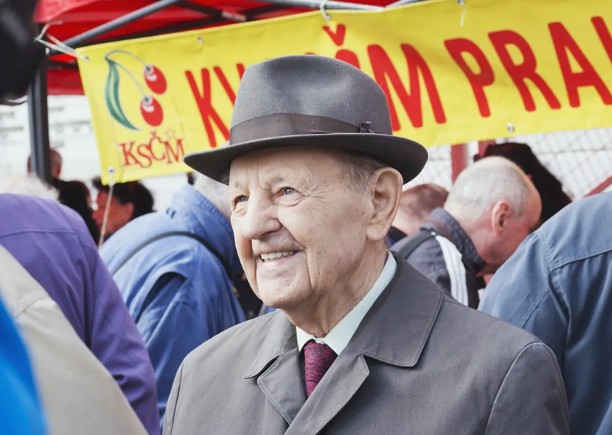Miloš Jakeš, grand dirigeant du Parti communiste tchécoslovaque (KSČ) est décédé à l'age de 97 ans
