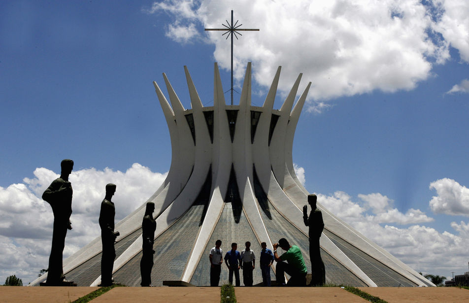 Le célèbre architecte brésilien Oscar Niemeyer est décédé à l'age de 104 ans Le célèbre architecte brésilien Oscar Niemeyer est décédé à l'age de 104 ans