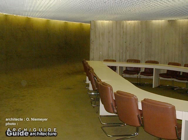 Le célèbre architecte brésilien Oscar Niemeyer est décédé à l'age de 104 ans