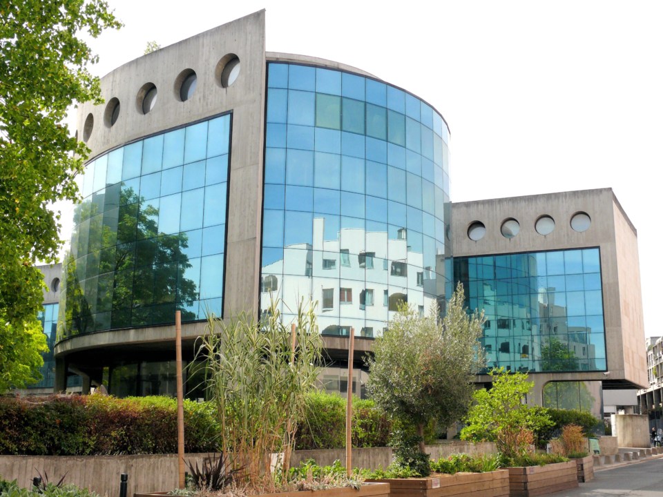 Le célèbre architecte brésilien Oscar Niemeyer est décédé à l'age de 104 ans