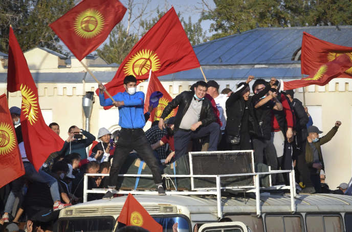 Les élections législatives kirghizes annulées après de fortes mobilisations