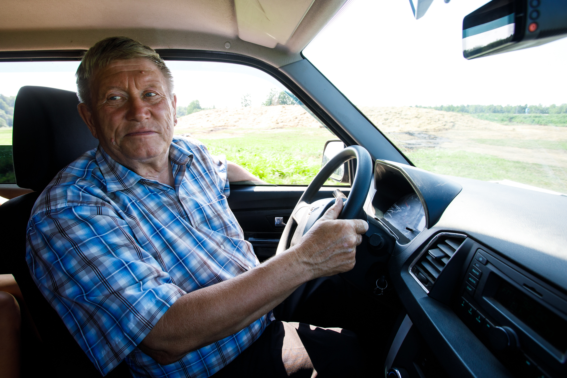 "Peut-être que ces vaches vivent mieux que vous" bienvenue au Kolkhoze Zarya "Peut-être que ces vaches vivent mieux que vous" bienvenue au Kolkhoze Zarya