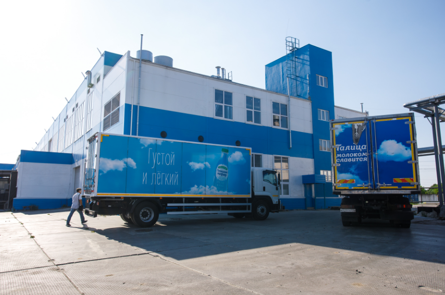 "Peut-être que ces vaches vivent mieux que vous" bienvenue au Kolkhoze Zarya "Peut-être que ces vaches vivent mieux que vous" bienvenue au Kolkhoze Zarya