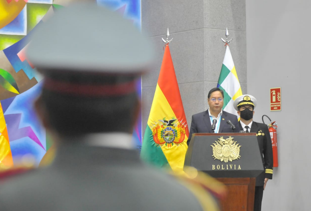 Le président bolivien Luis Arce limoge l'ensemble du haut commandement militaire