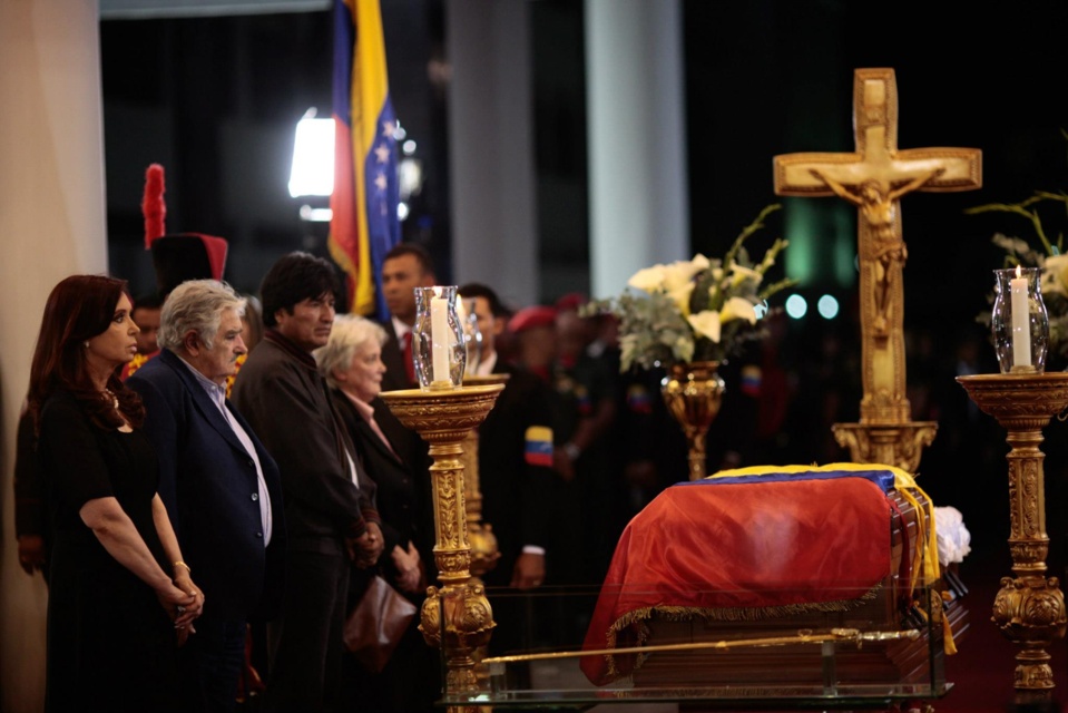 Honneurs posthumes au Président Hugo Chavez à l'Académie militaire