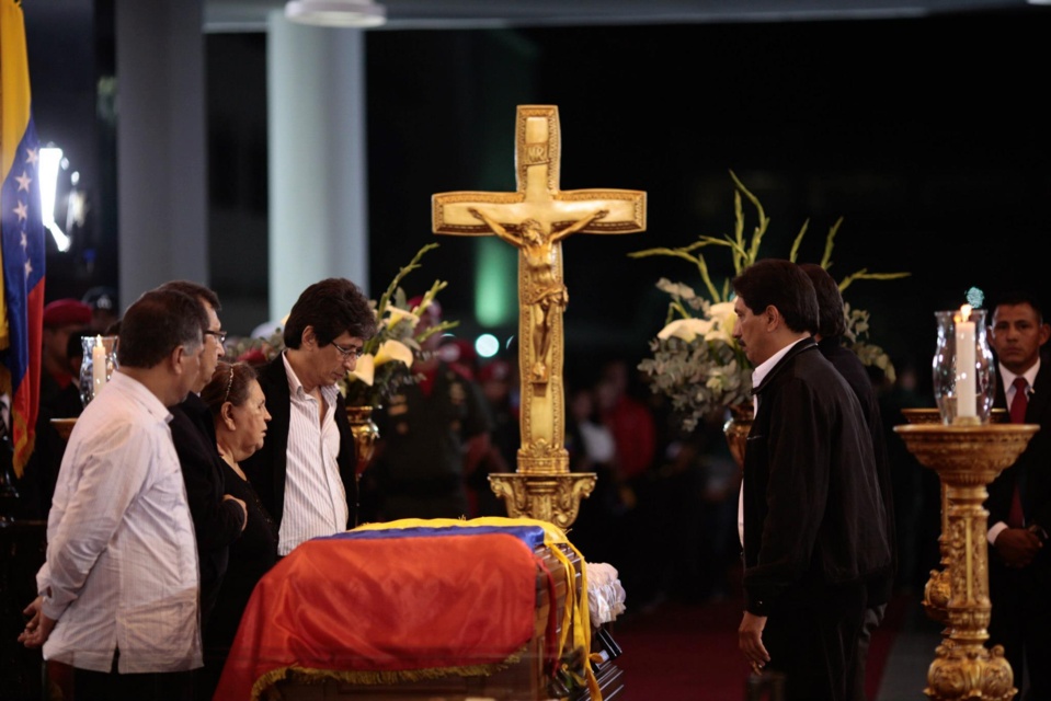 Honneurs posthumes au Président Hugo Chavez à l'Académie militaire