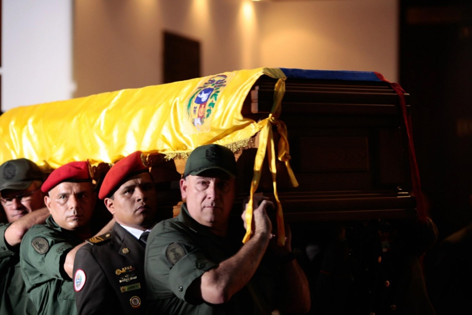 Honneurs posthumes au Président Hugo Chavez à l'Académie militaire