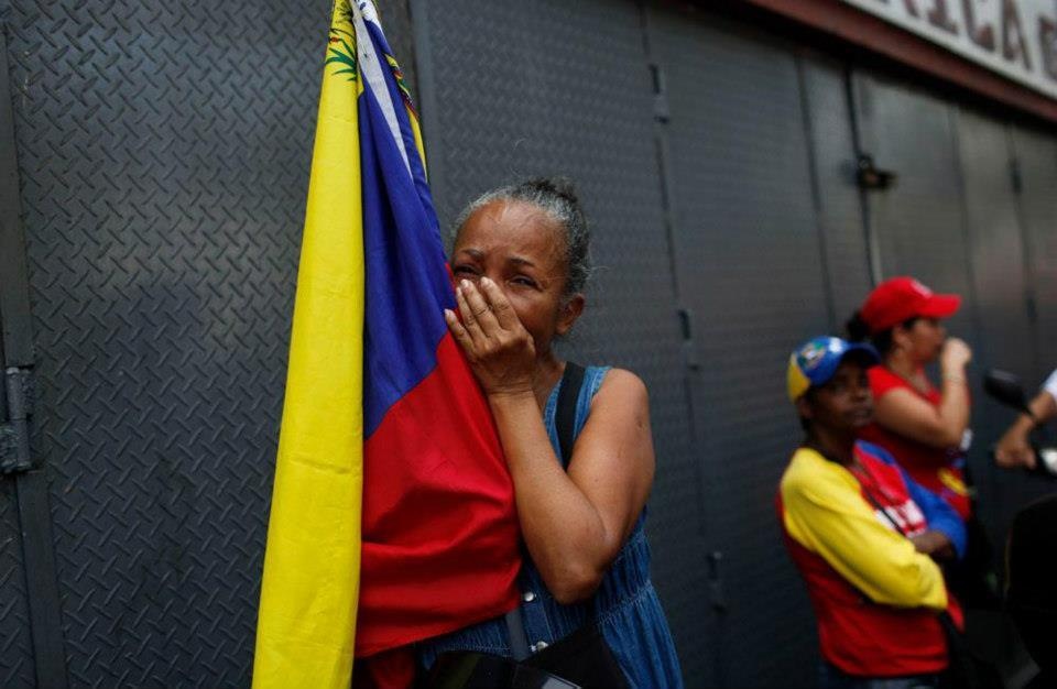 Le peuple accompagne Chavez pour son ultime tournée vers l'académie militaire Le peuple accompagne Chavez pour son ultime tournée vers l'académie militaire