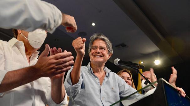 Equateur: le candidat de droite Guillermo Lasso remporte la présidentielle
