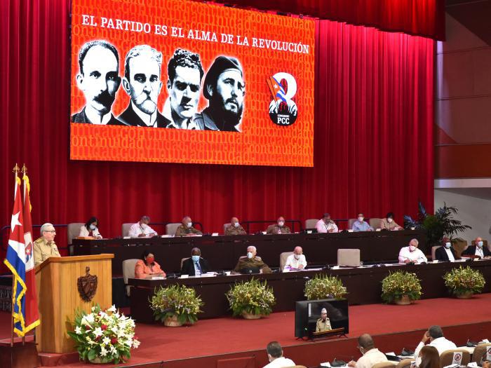 Rapport du 8ème Congrès du Parti Communiste de Cuba