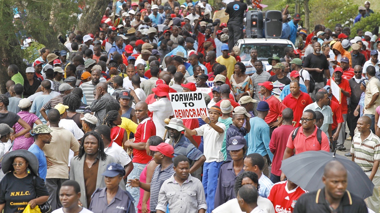 24 morts et plus de 70 blessés lors de la répression des manifestations en faveur de la démocratie au Swaziland
