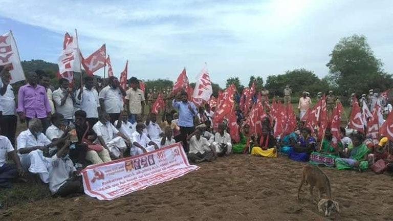 Au Tamil Nadu (inde), les communistes récupèrent des terres volées
