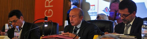Grand Lyon : Gérard Collomb (PS) reconduit la gestion de l'eau au groupe Véolia, avec le soutien d'élus PCF