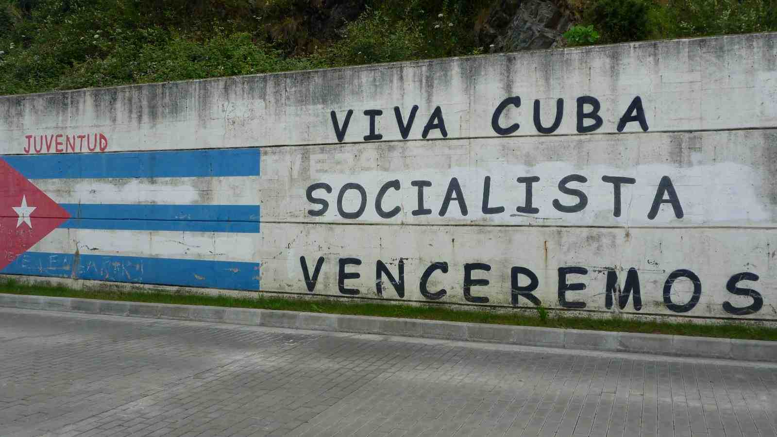 Malgré le blocus des Etats-Unis, l'économie redémarre à Cuba Malgré le blocus des Etats-Unis, l'économie redémarre à Cuba