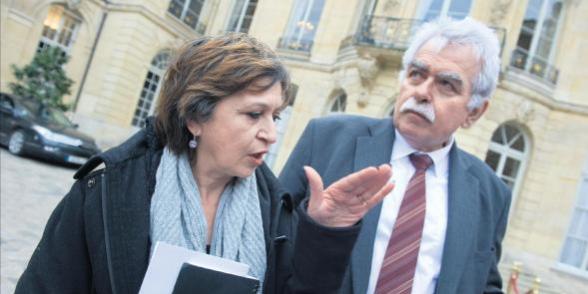 Jean-Marc Ayrault reçoit les élus PCF et défend le cap de la rigueur Jean-Marc Ayrault reçoit les élus PCF et défend le cap de la rigueur