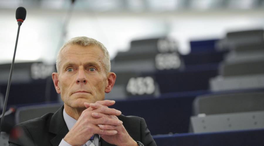 La GUE/NGL appuit le KPU pour exiger un référendum en Ukraine